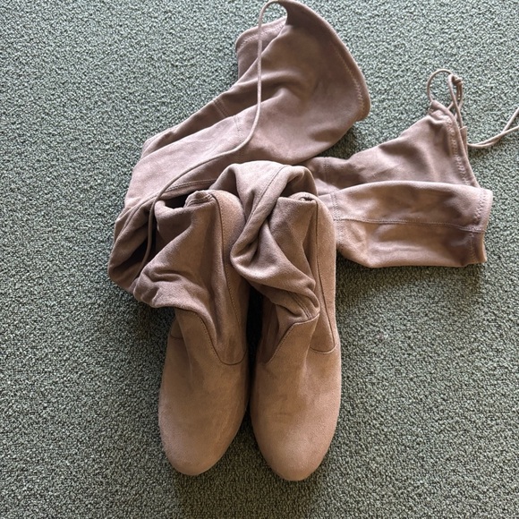 Shoes - Thigh High Boots in Excellent Condition